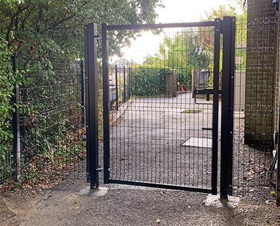 Single-Wire Mesh Gates